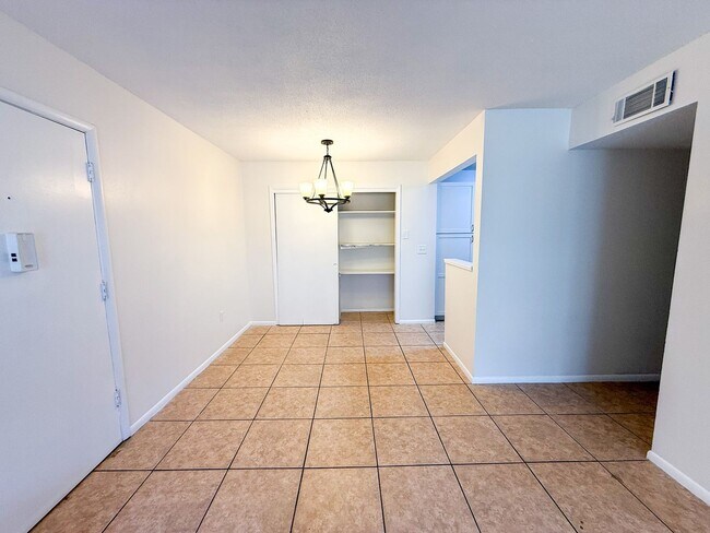 Foto del edificio - Summit House M-26