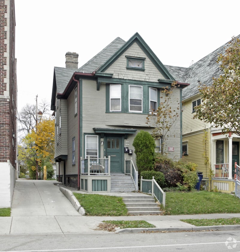 19671969 N Farwell Ave, Milwaukee, WI 53202 19671969 N Farwell Ave