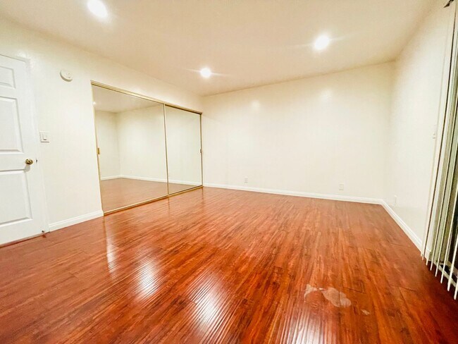 Foto del edificio - Charming Cul-de-Sac Home for Lease in Cerr...