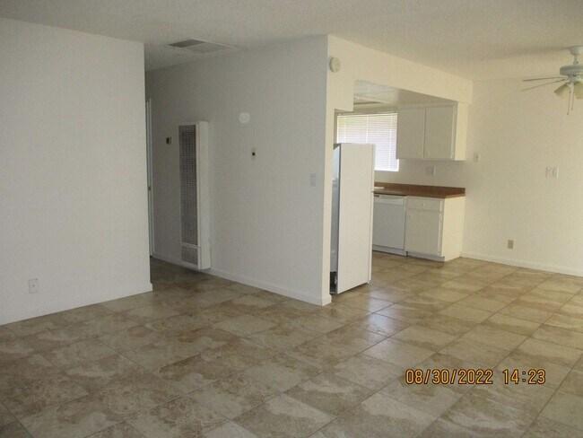 Building Photo - 3 Bedroom 1 Bath Home