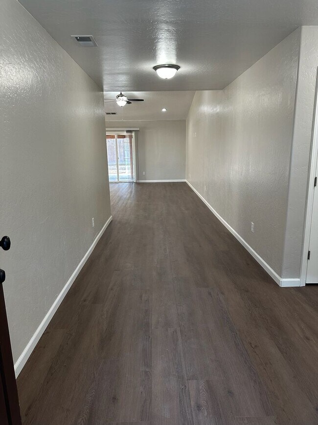 Foto del edificio - 2751 W Brooke Ave