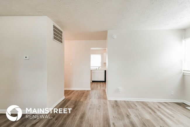 Building Photo - 8161 Schoen Dr