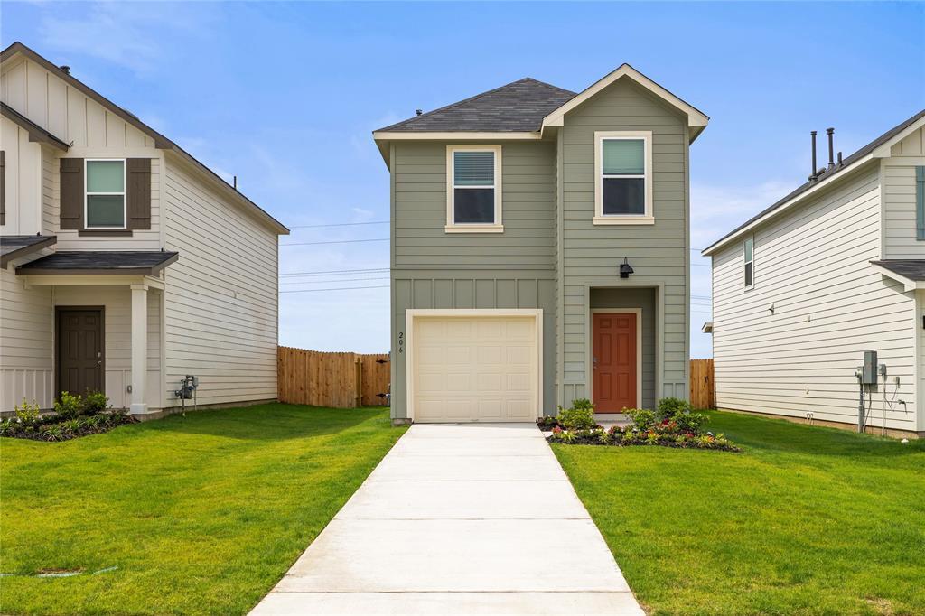 Foto principal - 206 Jackson Dr