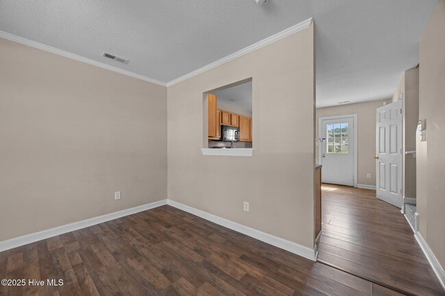 Building Photo - 911 Springwood Dr