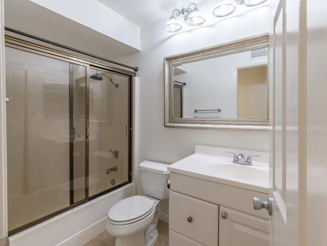 Foto del edificio - Beautiful 4 bed 2 bath house in Agoura Hills