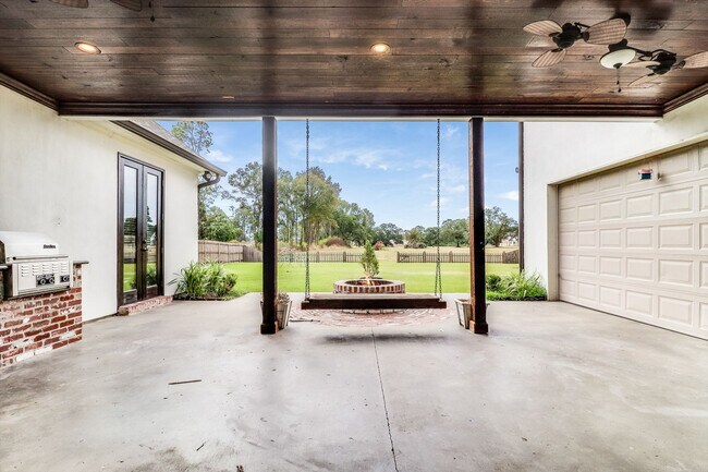 Building Photo - Luxury Custom Home in Grandview Terrace Su...