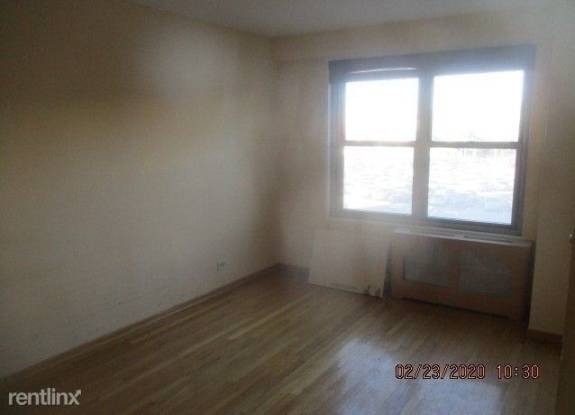 Building Photo - 2 br, 1 bath Condo - 4 Longwood Dr