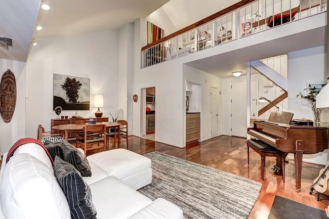 Foto del edificio - 3225 Grace St NW