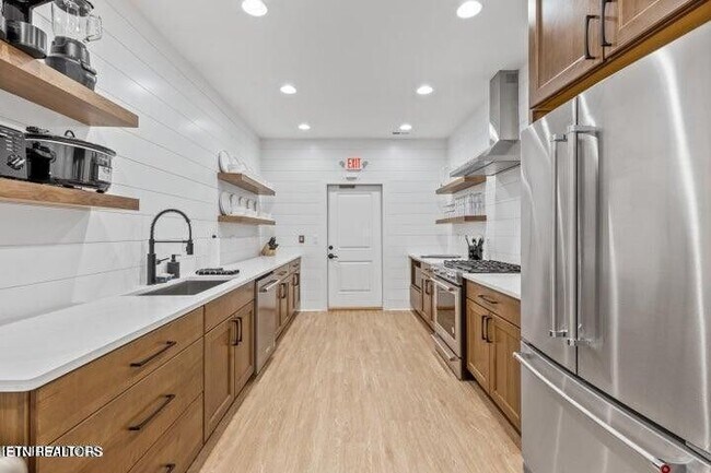 Building Photo - 4533 Peace Bell Ave