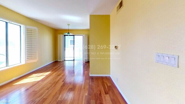 Building Photo - 2 br, 2.5 bath Condo - 4455 Rockland Place...