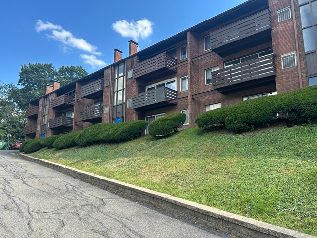 Foto del edificio - 8179 Ohio River Blvd