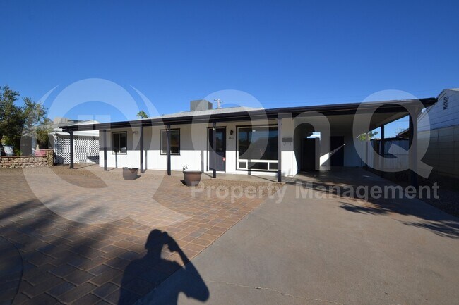 Foto del edificio - 2623 N 70th St