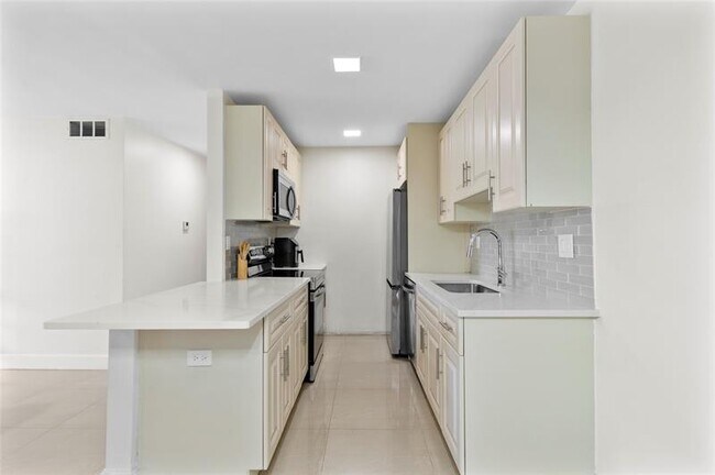 Foto del edificio - 11605 NW 29th Ct