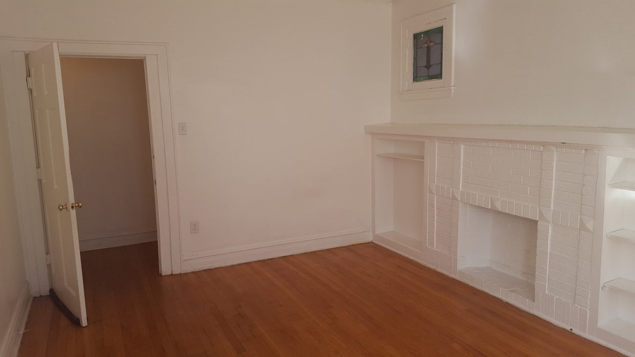Primary Photo - 4722 N Kennicott Ave