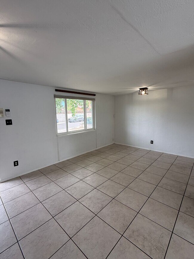 Foto del edificio - 6016 Aztec Rd NE