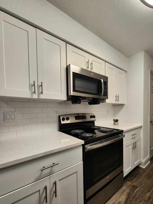 Sun Bay Kitchen (3).jpg - Sun Bay Palms at South Tampa