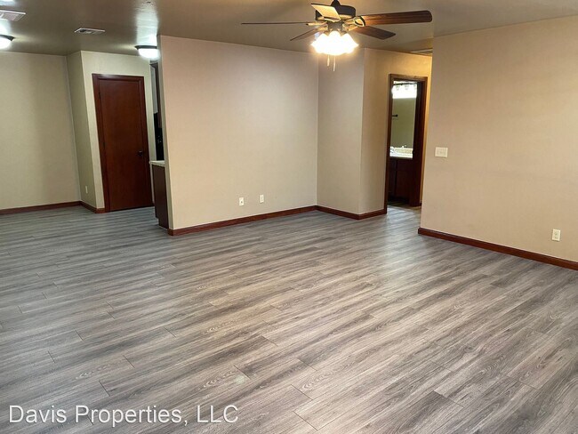 Building Photo - 3 br, 2 bath House - 1607 E. Lawter Road