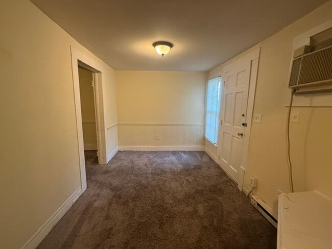 Foto del edificio - 405 W Davis St