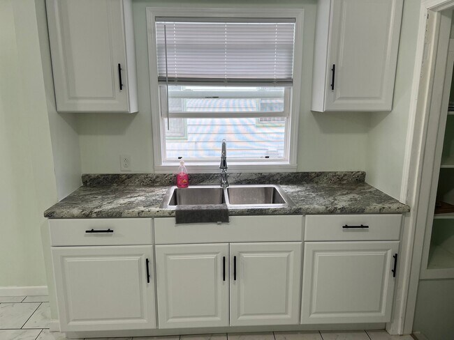 Foto del edificio - 7611 Beaverland St