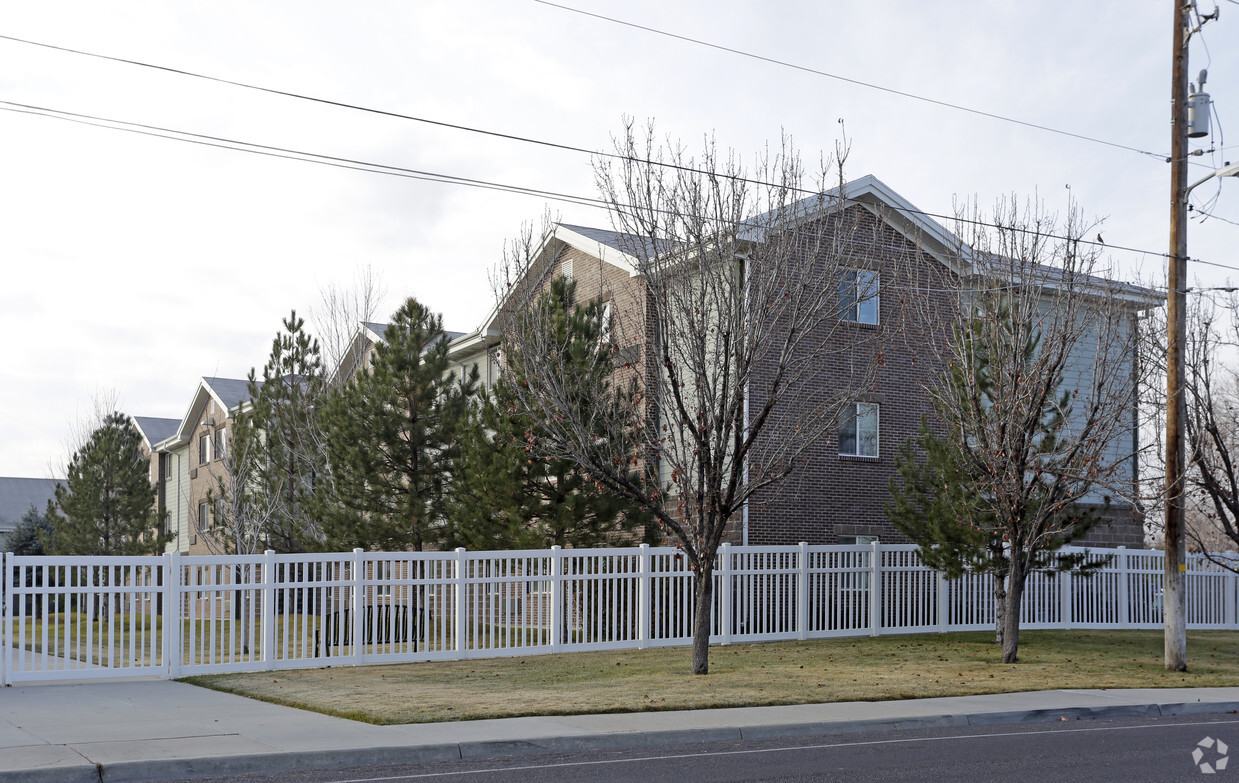 Building Photo - Gerald L Wright Villa