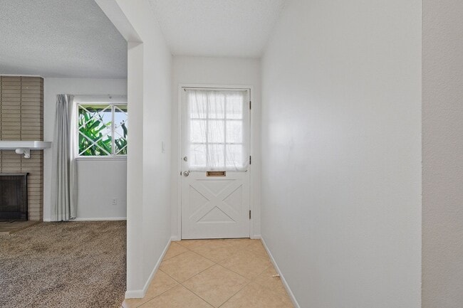 Building Photo - Beautiful, Single-Story 3-Bedroom Home in South Redlands!