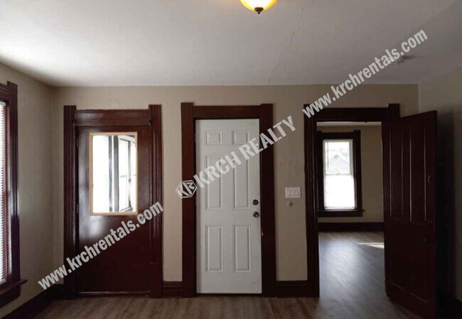 Foto del edificio - 3-Bedroom Home in South Side Neighborhood
