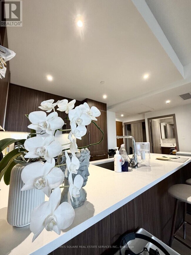 Building Photo - 27 McMahon Dr