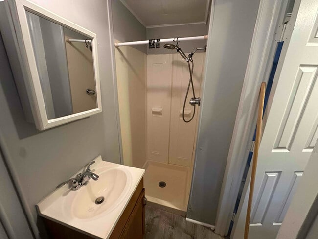 Foto del edificio - 95 New Freedom Rd