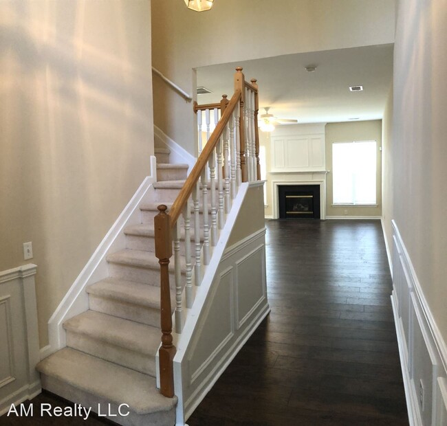 Building Photo - 3 br, 2.5 bath House - 12350 Dunford St