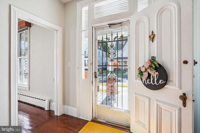 Building Photo - 817 Locust St