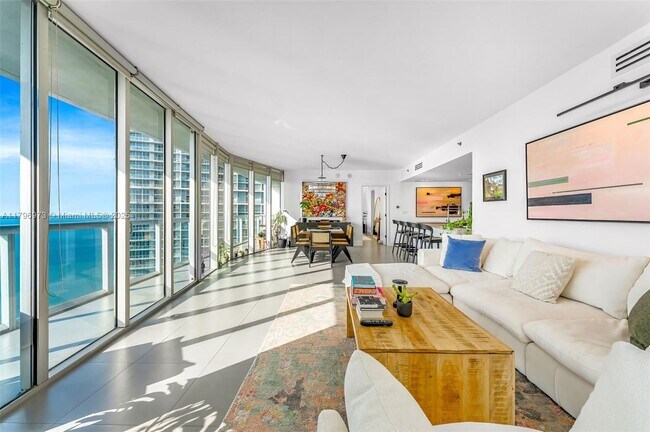 Foto del edificio - 465 Brickell Ave
