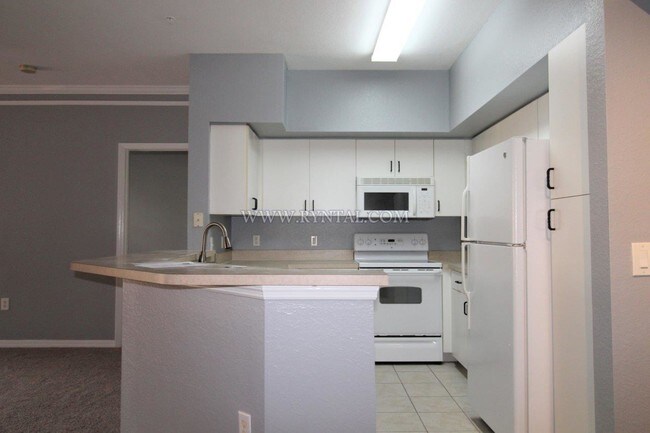 Building Photo - 4134 Central Sarasota Pkwy