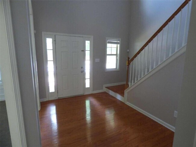 Building Photo - 1530 Shiloh Manor Ct