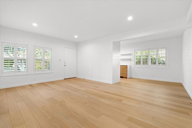 Building Photo - 612 Huntley Dr