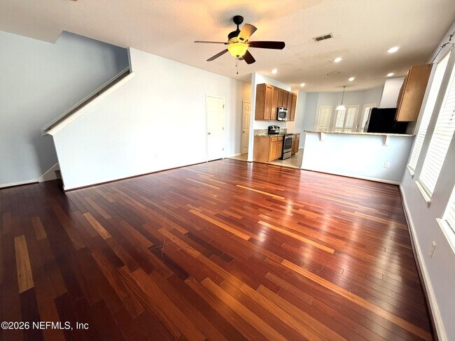Foto del edificio - 321 Pecan Grove Dr
