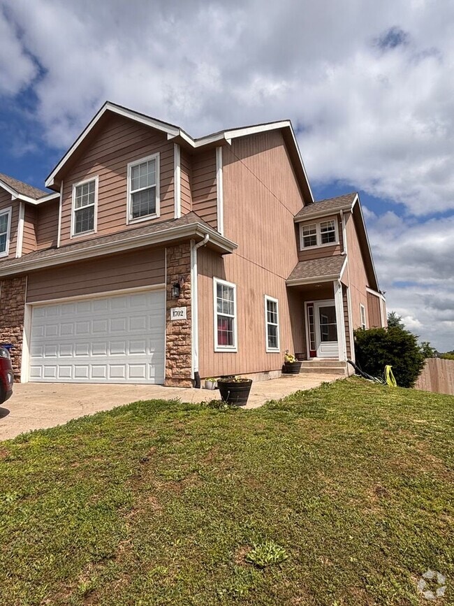 Building Photo - 1702 Lydia Ct