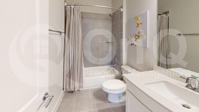 Foto del edificio - 538 Torrey Pines Cir