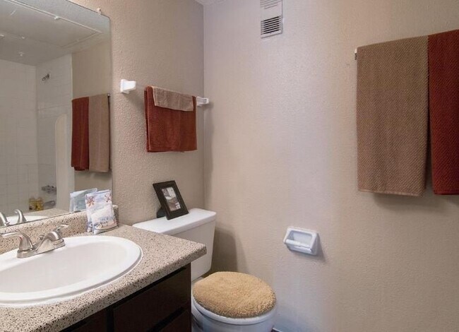 Foto del edificio - 4800 Lamonte Ln