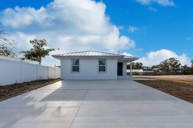 Building Photo - 3244 Jefferson St