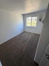 Building Photo - 1405 NW Despain Ave