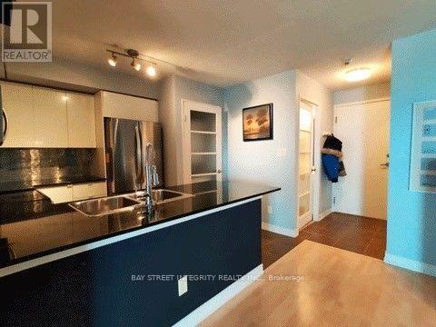 Primary Photo - 1369-1369 Bloor St W