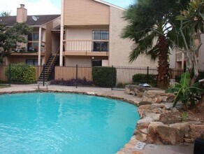 Building Photo - 10203 Forum Park Dr