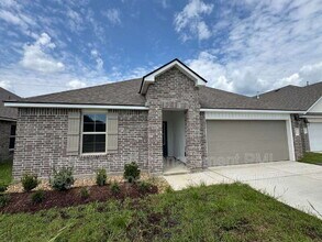 Building Photo - 229 Oak Heights
