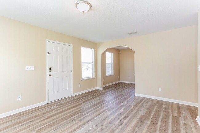 Foto del edificio - 5339 Newcombe Rd