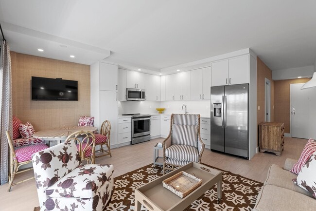 Building Photo - 250 Bradley Pl