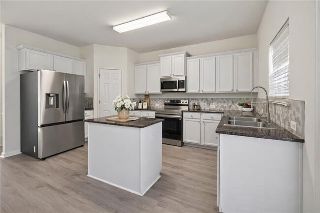 Building Photo - 1805 Liberty Pkwy NW