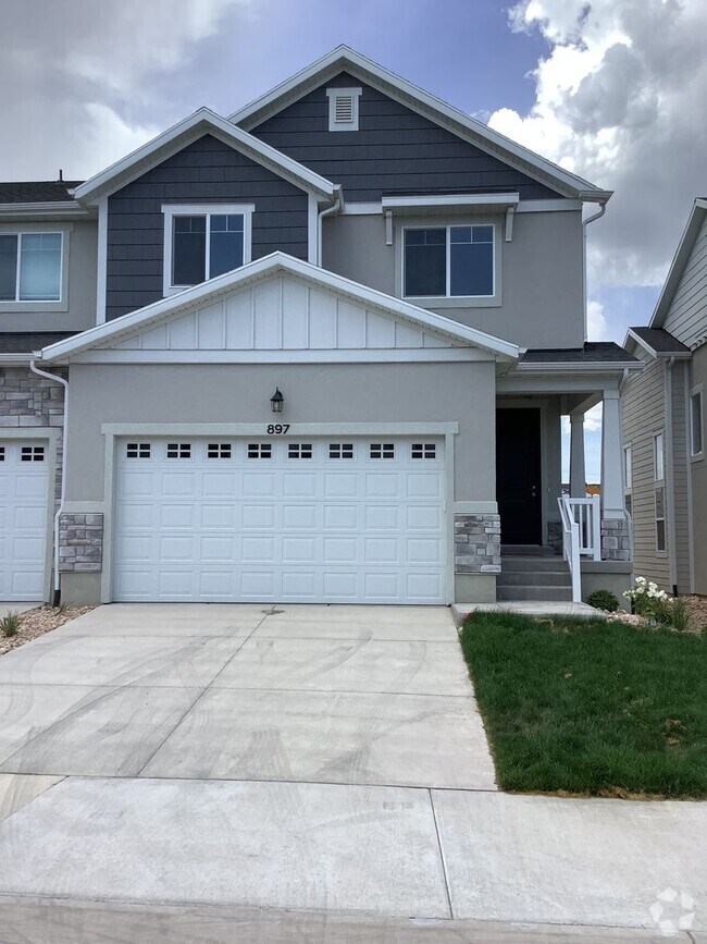 Building Photo - 897 Portman Wy