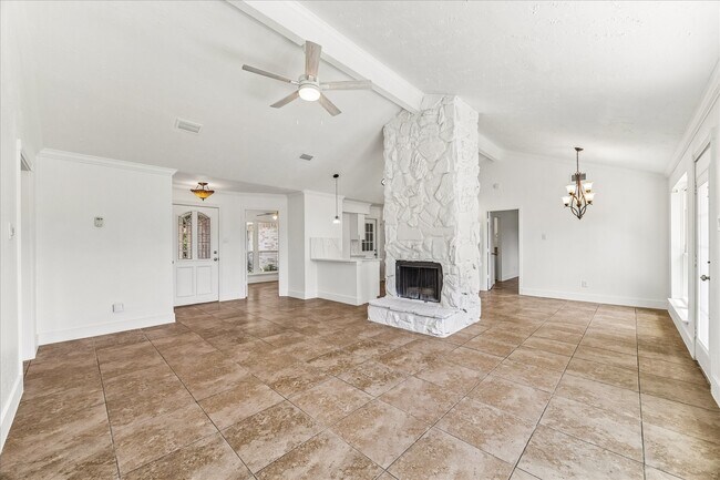 Foto del edificio - 10111 Limewood Ln