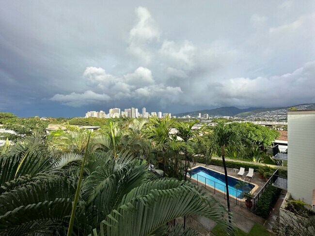 Ocean Side Lanai view - 3773 Kanaina Ave