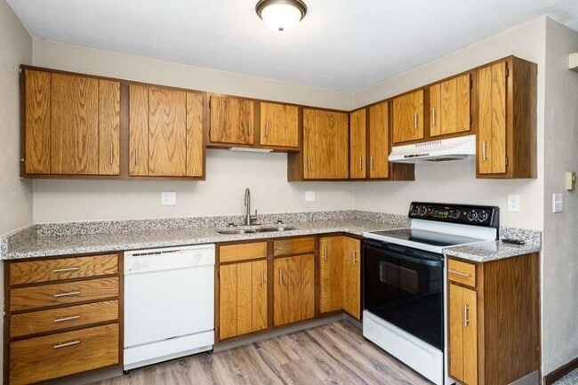 Building Photo - 150 Flintridge Dr